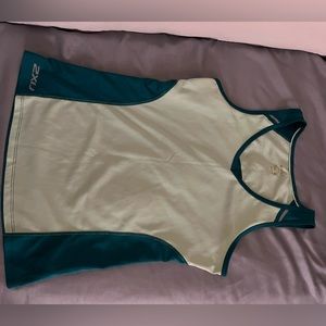 2XU dark green/light green work out tank top